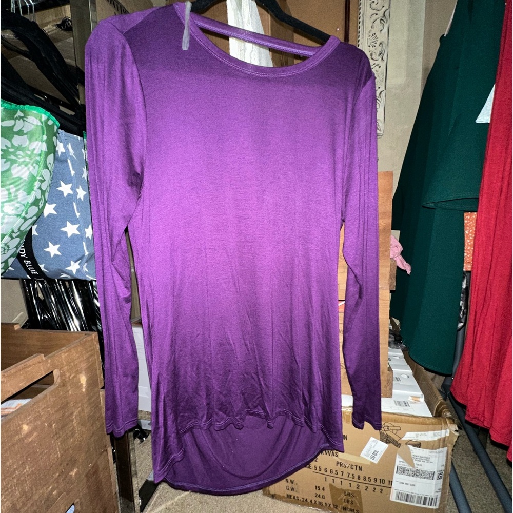 Fantastic fawn Purple long sleeve top with open back size medium